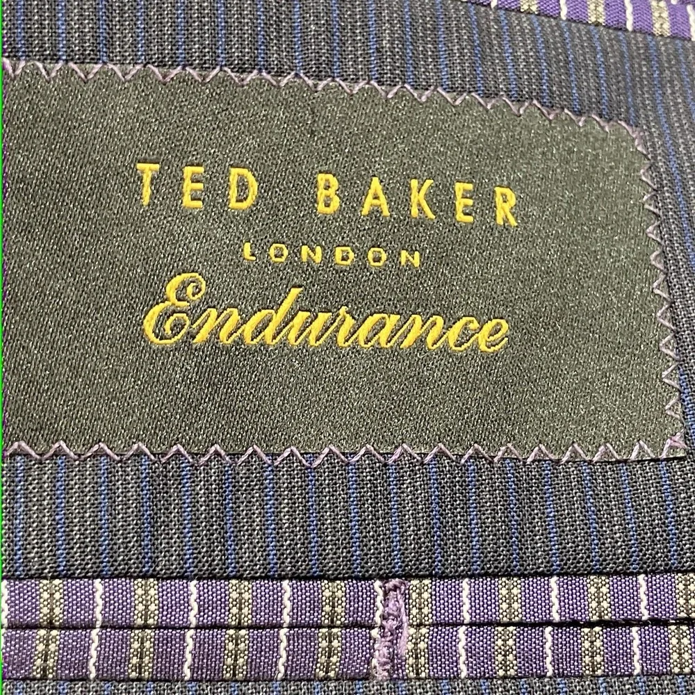 Ted Baker Endurance Jones CT 100% Wool Navy Pinstripe 2 Piece Suit 42S 34